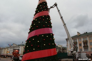 В Бресте зажгли главную новогоднюю ёлку