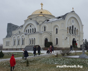 В Брестской крепости сегодня многолюдно