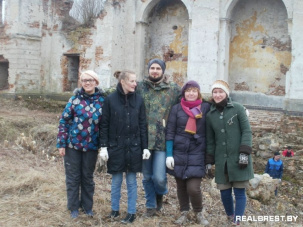 На субботнике в монастыре Бернардинок было холодно, но не скучно