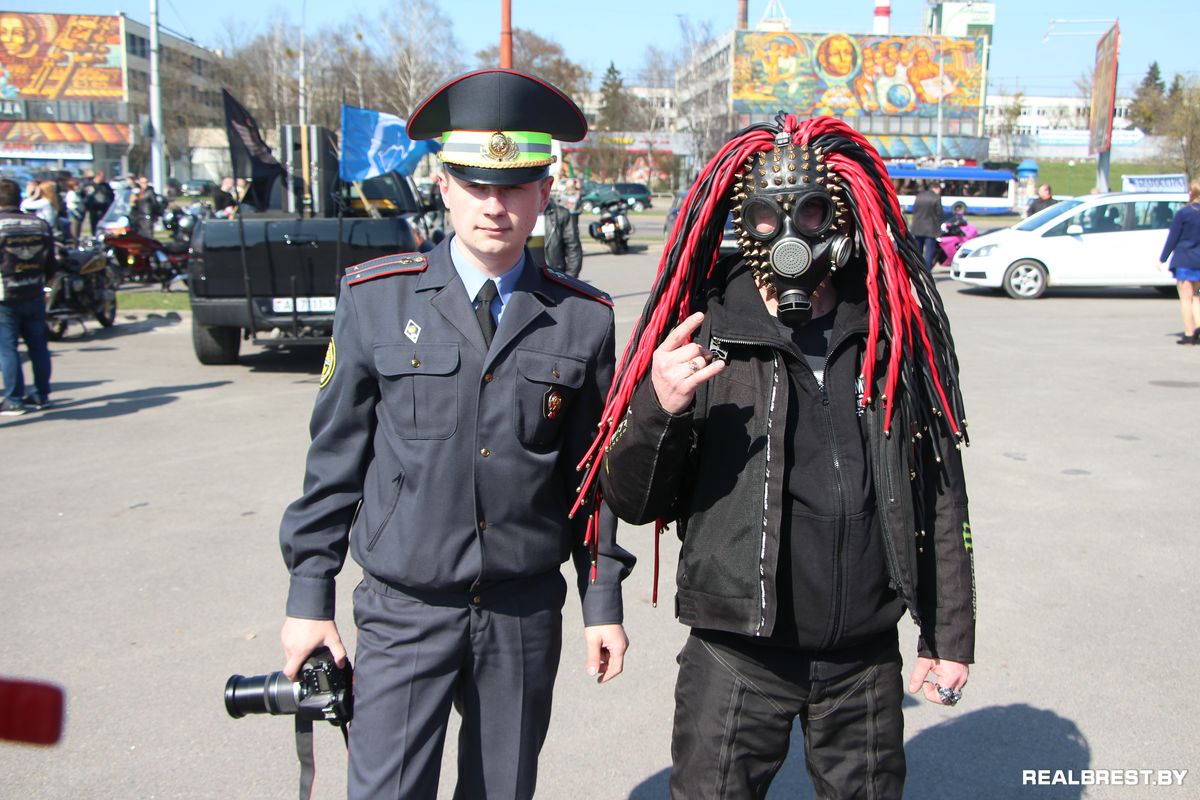 Главному специалисту по жестам Ленинского РОВД